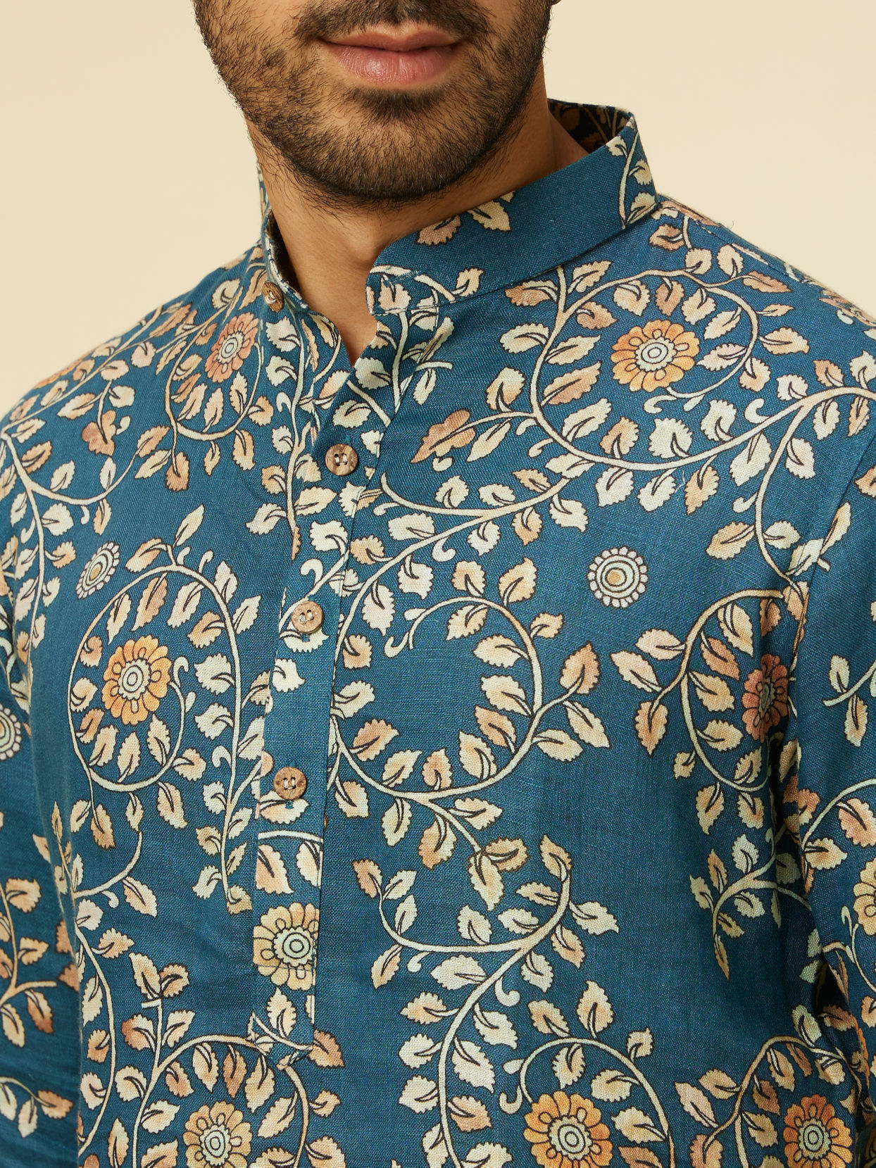 alt message - Manyavar Men Teal Blue Bel Buti Patterned Kurta image number 1